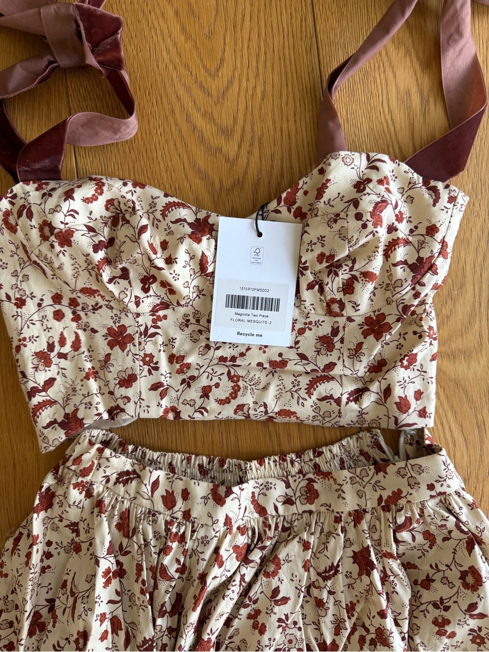 Reformation Magnolia Two Piece - Size 2 - Picture 4 of 4